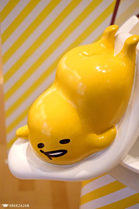 gudetama cafe