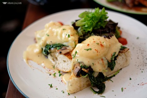 Eggs Benedict IDR 70k
