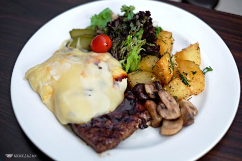 Raclette Steak IDR 175k