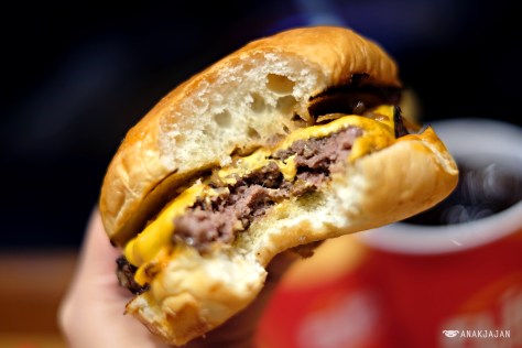 Cheese Burger IDR 35k