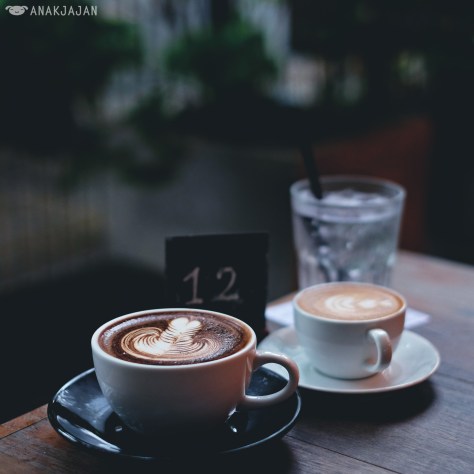 Piccolo THB 80, Cafe Mocha THB 90