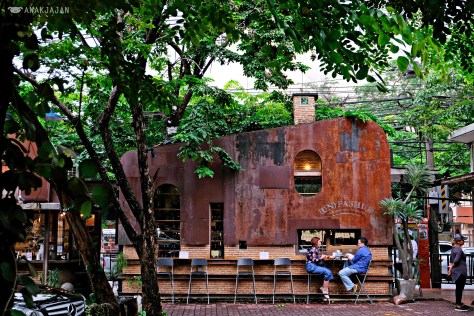 Un Fashion Vintage Cafe