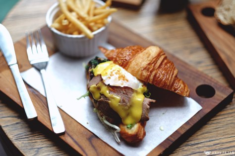 Egg Florentine IDR 55k