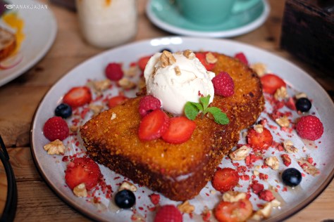 Crispy French Toast THB 280
