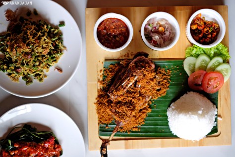 Signature Crispy Duck IDR 77k