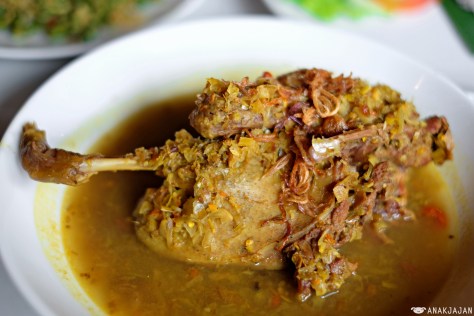 Bebek Betutu IDR 77k