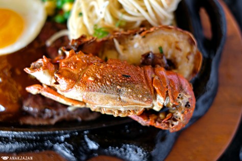 Wagyu Tenderloin Steak 200gr + Grilled Lobster IDR 128k