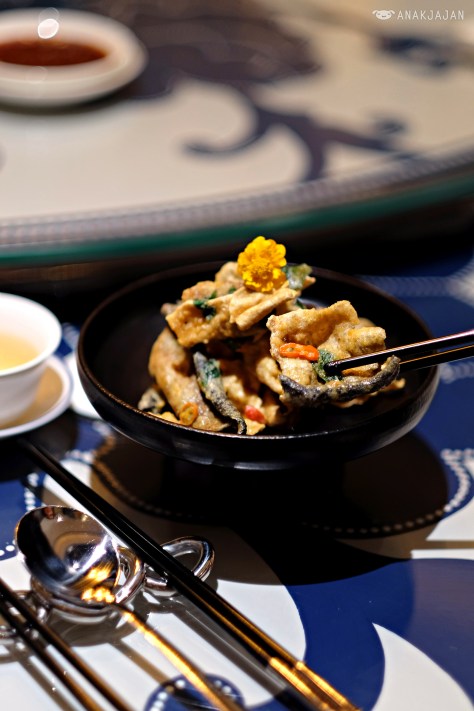 Crispy Fish Skin with Salted Egg Yolk IDR 68k