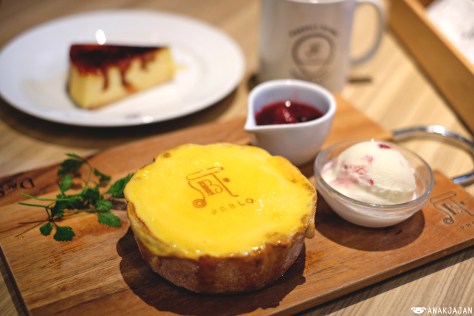 Berry Mini Cheese Tart JPY 930