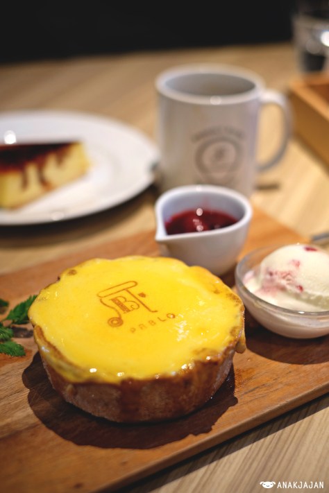 Berry Mini Cheese Tart JPY 930