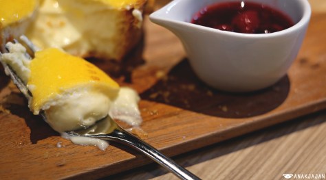 Berry Mini Cheese Tart JPY 930