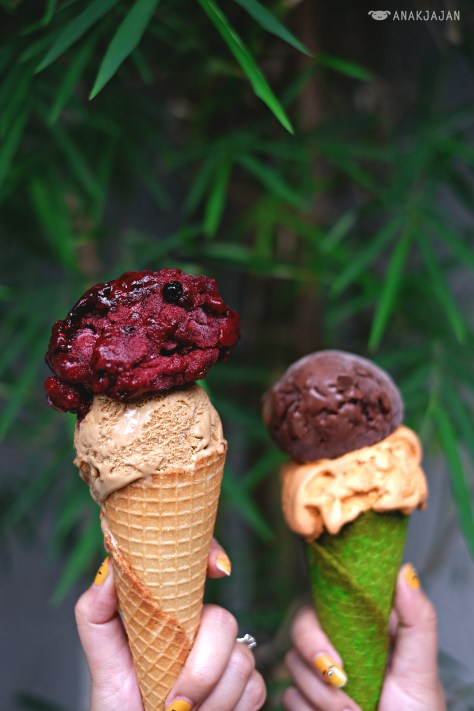 Blueberry + Coffee Baileys & Dark Chocolate + Thai Tea