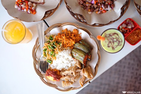 Nasi Tunjuk, Nasi (Rice) IDR 5k, Sayur (Side Dish) IDR 7-9k