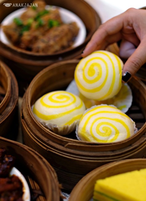 Bakpau Telur Asin (Salted Egg Bun) IDR 20k