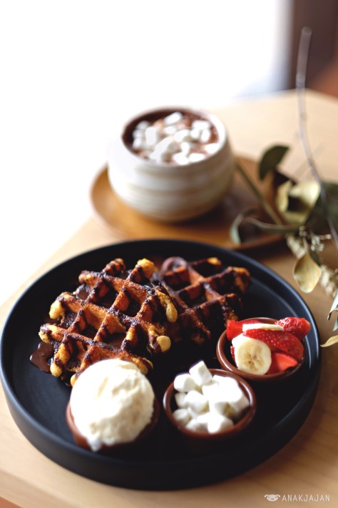 Kakolait Waffle Set IDR 65k