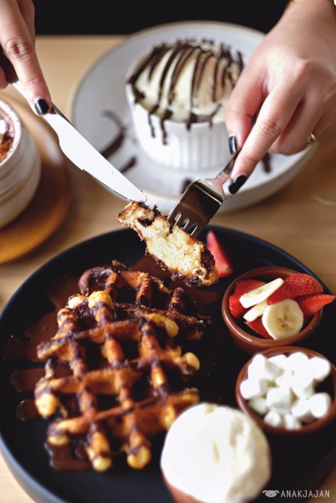 Kakolait Waffle Set IDR 65k