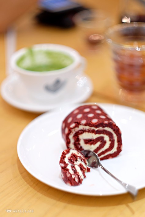 Red Velvet Swiss Roll Cake IDR 20k