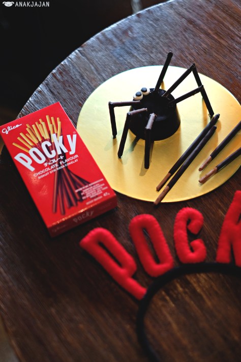 Chocolate Pocky Spider