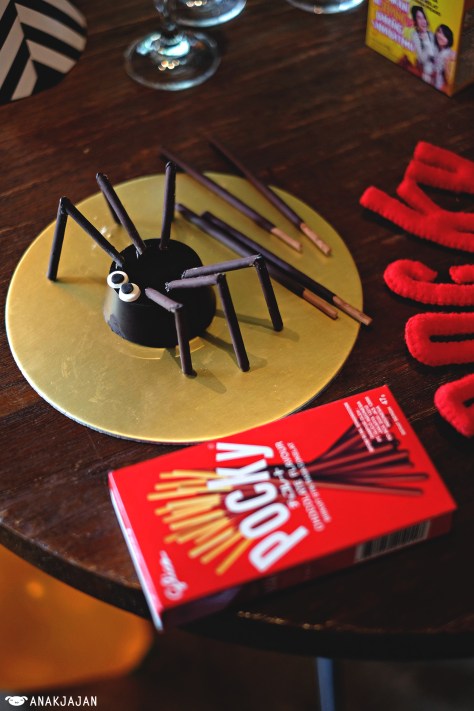 Chocolate Pocky Spider