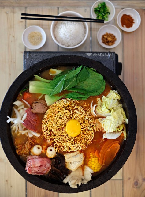 Korean Budae Jjigae IDR 215k(party), IDR 120k(date)