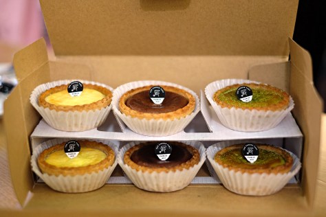 Pablo Mini Original IDR 35k/ Chocolate IDR 45k/ Matcha IDR 45k