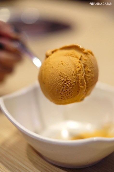 Thai Tea Gelato IDR 30k/ 2 scoops
