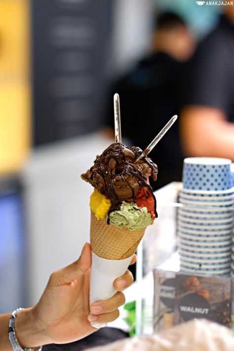 Grande 4 flavors IDR 77.1k + Cone IDR 4.5k