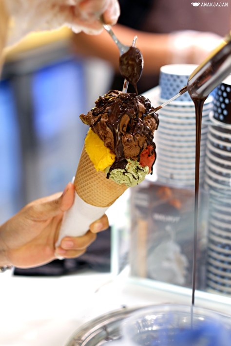 Grande 4 flavors IDR 77.1k + Cone IDR 4.5k