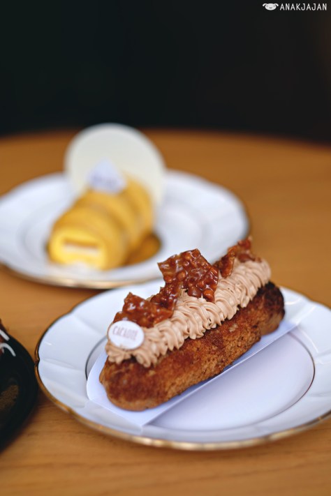 Salted Caramel Eclair IDR 40k