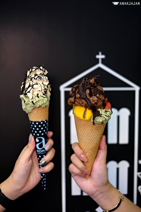Piccolo 2 IDR 38.1k + Cone IDR 4.5k // Grande 4 flavors IDR 77.1k + Cone IDR 4.5k