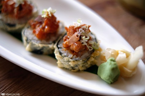 Lazy Salmon Roll IDR 125k
