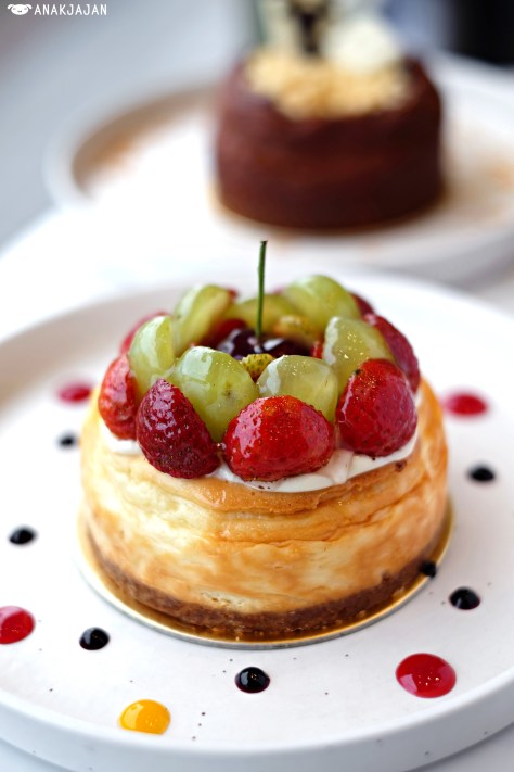 Cheese Fruit Tart, IDR 150K (12cm)