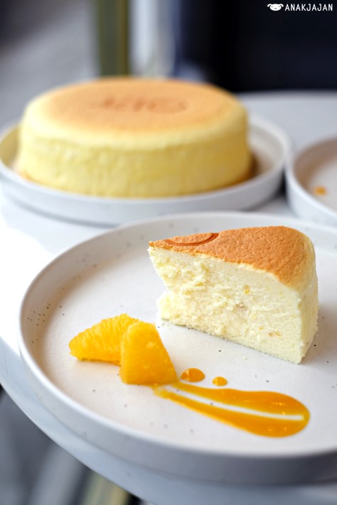 Cheesecake Orange IDR 200K (whole cake)