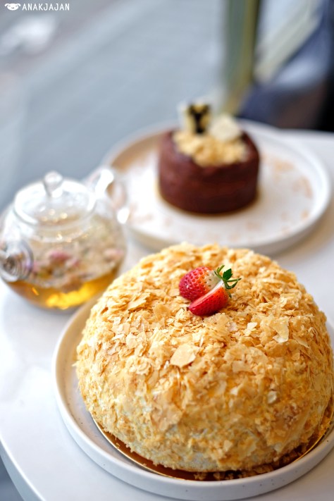 EIO Cake IDR 180K (18cm)