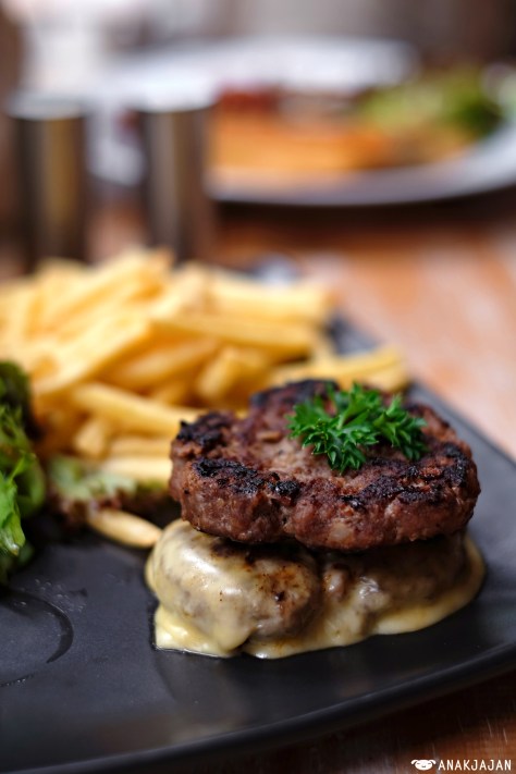 Double Beef Patty Cheese Steak IDR 60k