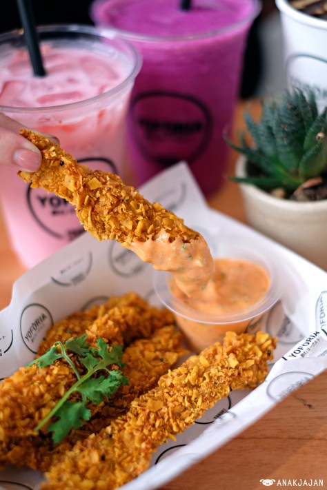 Chicken Nachos w/ Thai Sauce IDR 35k