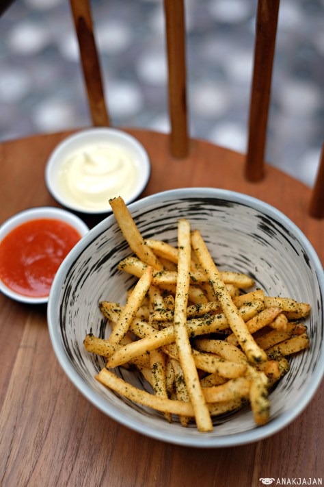 Seaweed Fried with Truffle Aioli IDR 65k