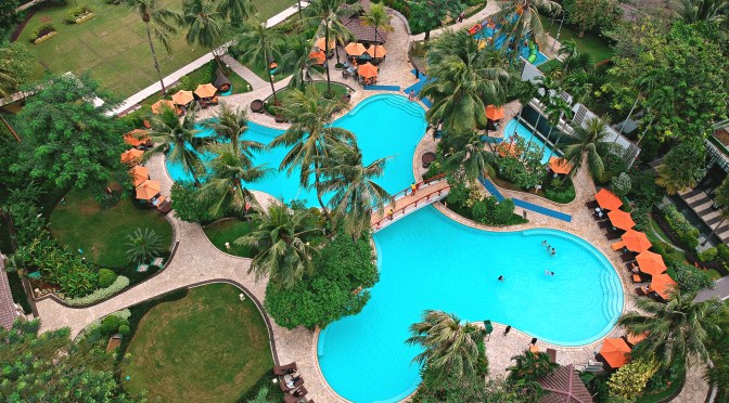 STAYCATION at Shangri-La Hotel Jakarta + Hotel Booking Tips